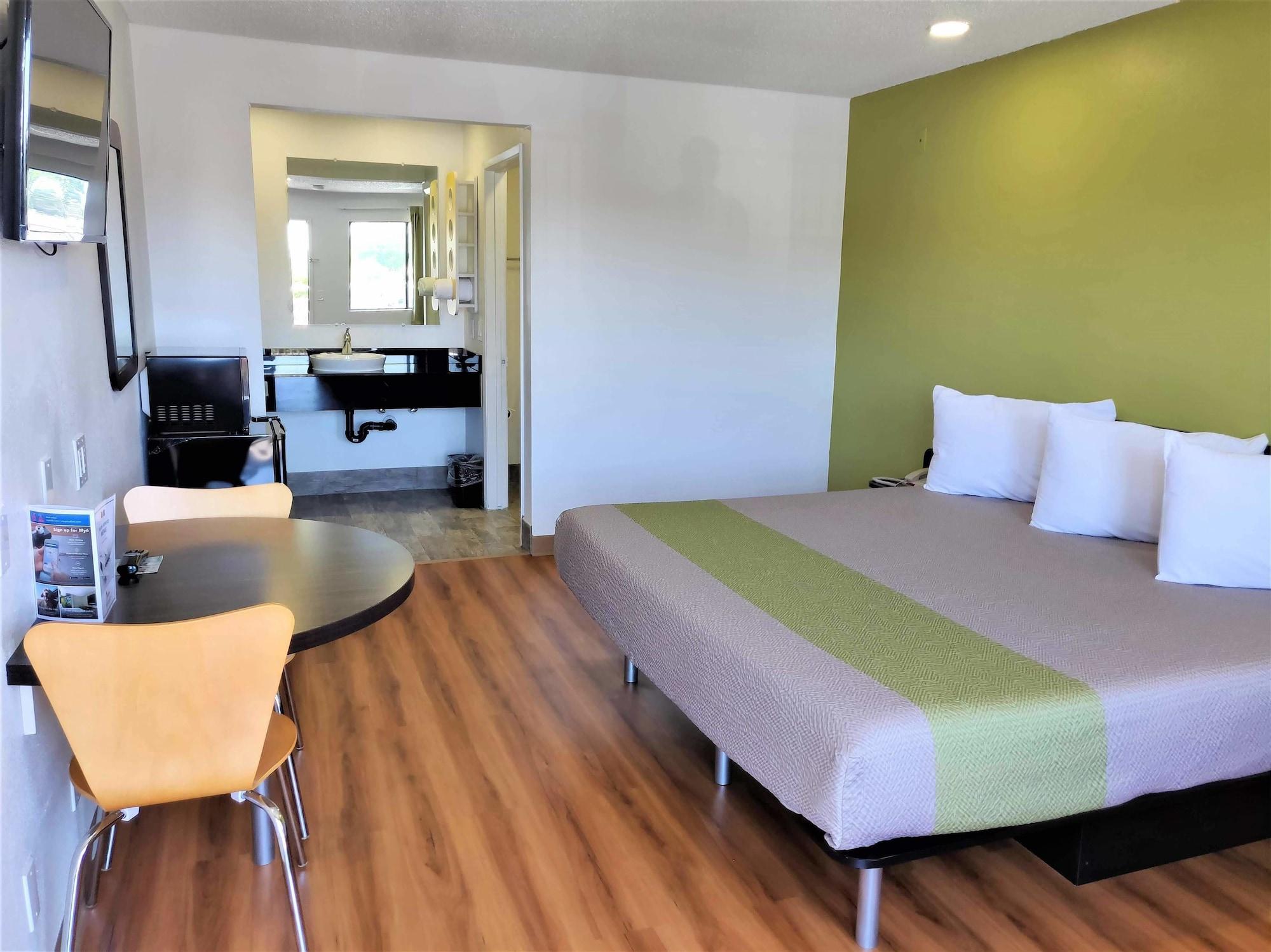6-fresno, Ca - Yosemite Hwy Hotel Fresno