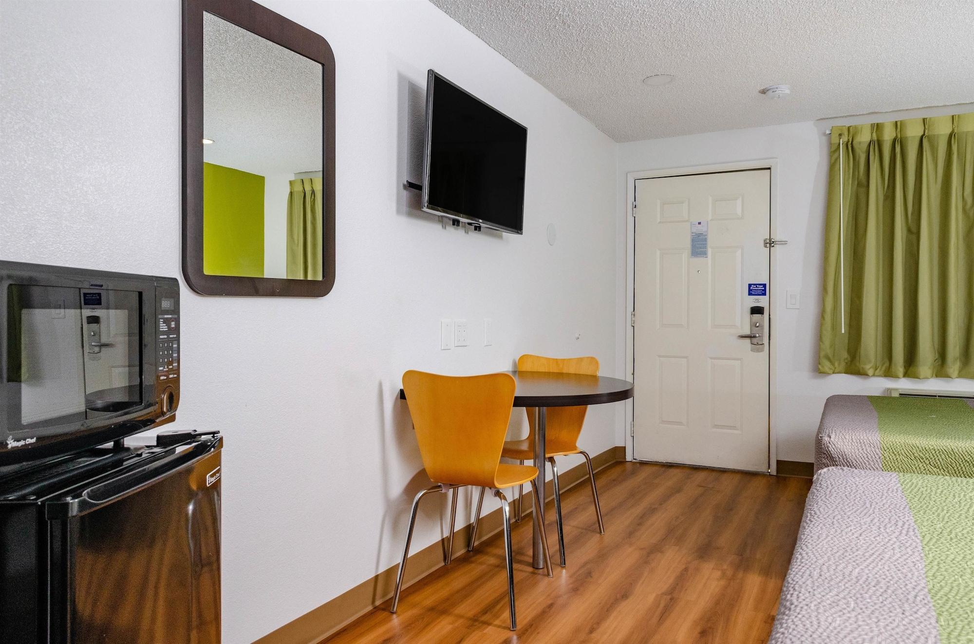 6-fresno, Ca - Yosemite Hwy Hotel Fresno