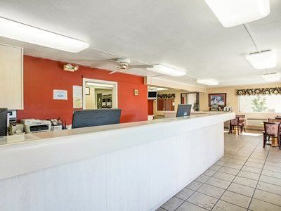 Hotel 6-fresno, Ca - Yosemite Hwy 2*