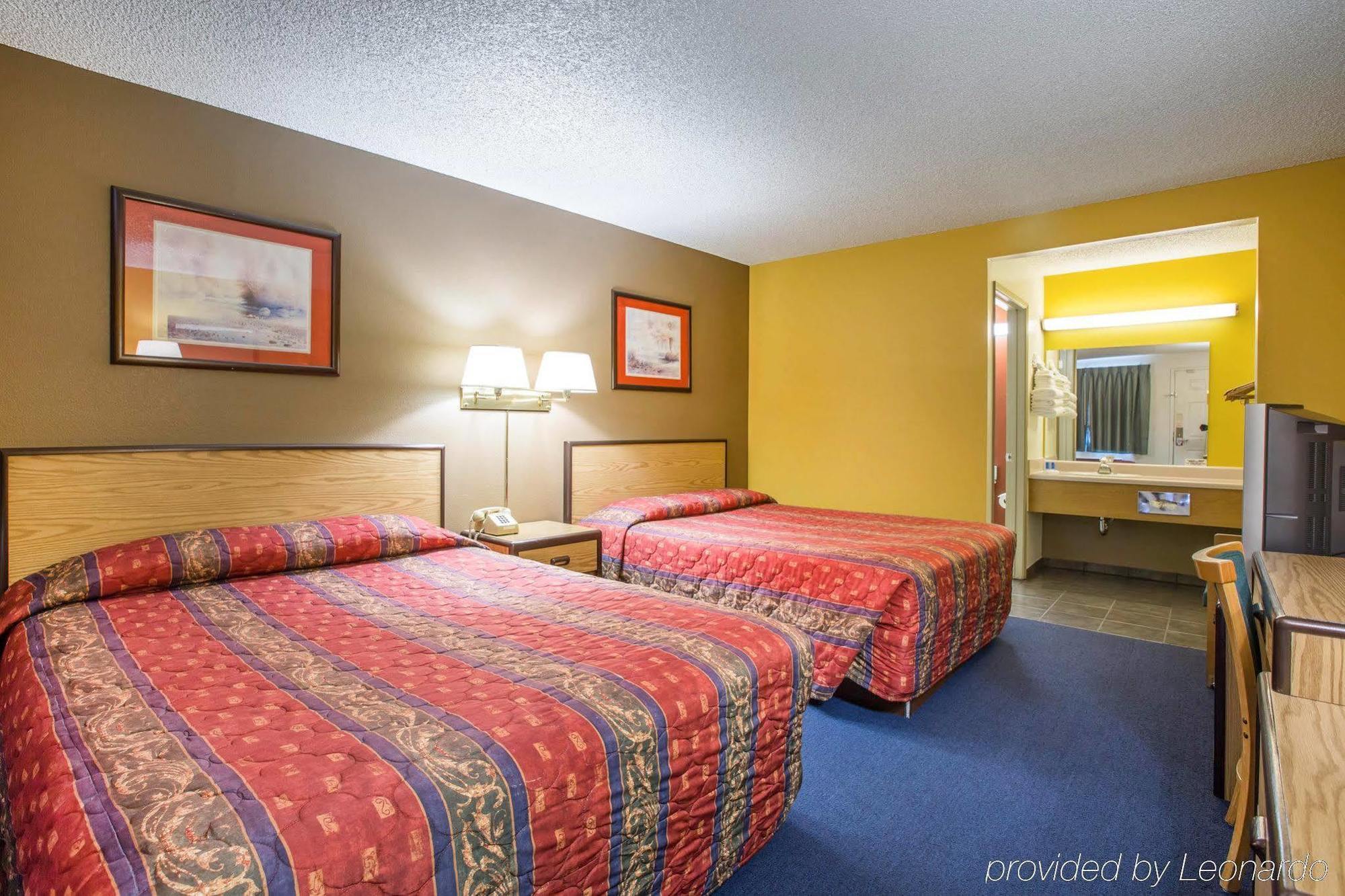 6-fresno, Ca - Yosemite Hwy Hotel