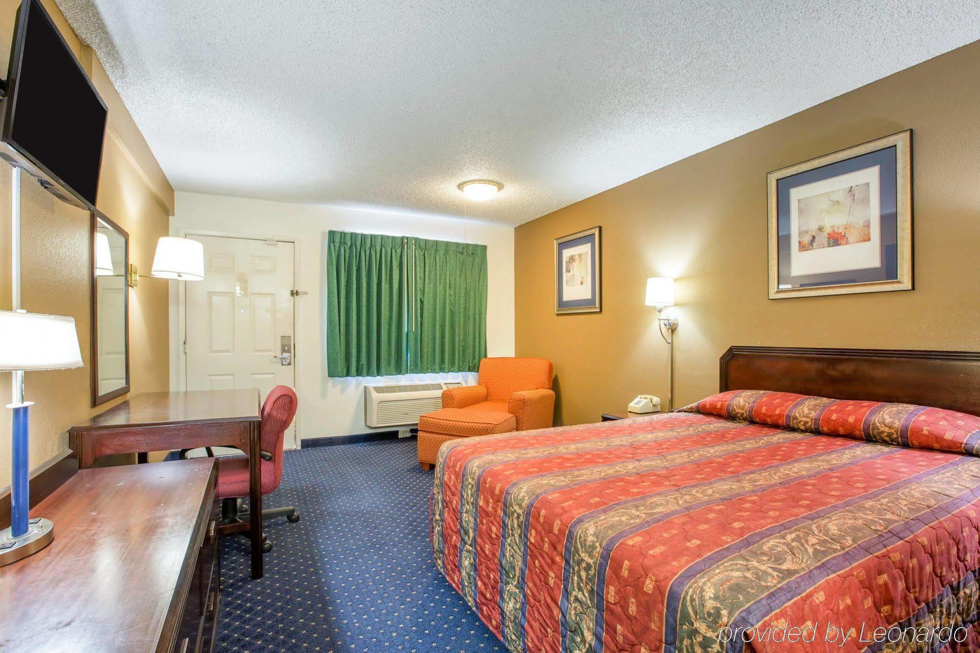 6-fresno, Ca - Yosemite Hwy Hotel Fresno