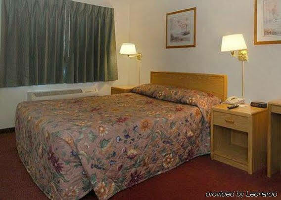 Hotel 6-fresno, Ca - Yosemite Hwy 2*